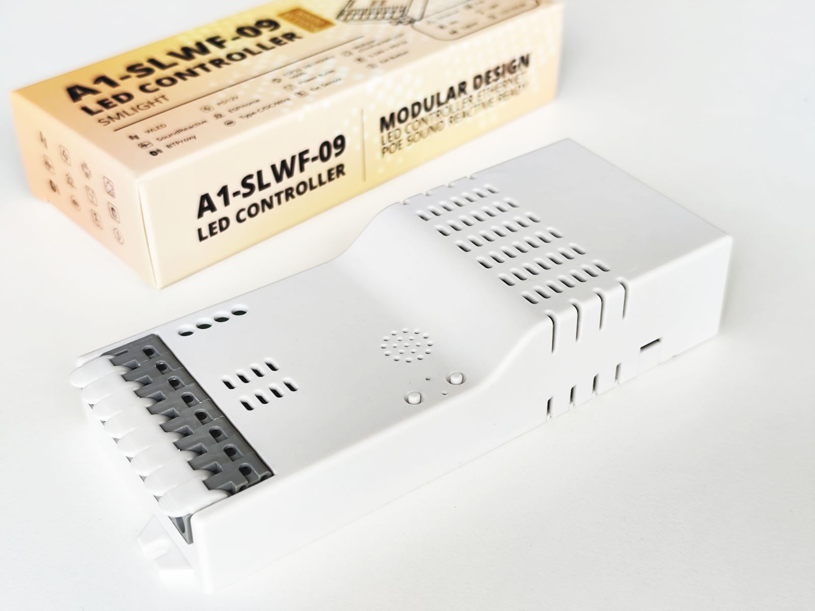 WLED LED Controller SMLIGHT SLWF-09 – ESP32 Modular Controller with Ethernet, PoE & Mic Support